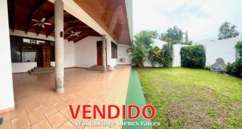 Escazu casa en alquiler $2.000 /1 piso, jardin, terraza