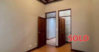 Escazu casa en alquiler $2.000 /1 piso, jardin, terraza