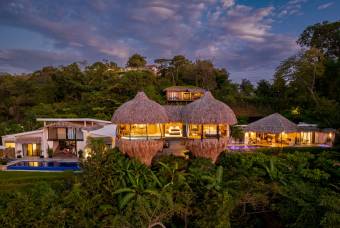 Cocoon Exclusiva Propiedad de Lujo con Vista al Océano y Alta Rentabilidad en Tamarindo