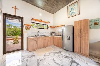 Propiedad Ecológica cerca de Tamarindo con Casa, Estudio y Piscina