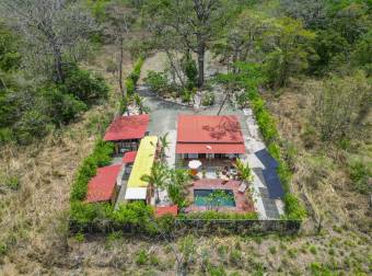 Propiedad Ecológica cerca de Tamarindo con Casa, Estudio y Piscina