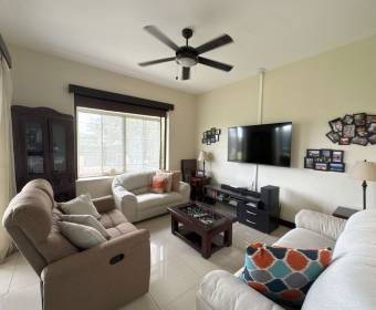 House for sale in the Las Vueltas Condominium, within Ciudad Hacienda Los Reyes in La Guácima.