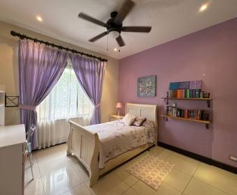 House for sale in the Las Vueltas Condominium, within Ciudad Hacienda Los Reyes in La Guácima.