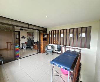 House for sale in the Las Vueltas Condominium, within Ciudad Hacienda Los Reyes in La Guácima.