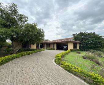 House for sale in the Las Vueltas Condominium, within Ciudad Hacienda Los Reyes in La Guácima.