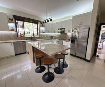 House for sale in the Las Vueltas Condominium, within Ciudad Hacienda Los Reyes in La Guácima.