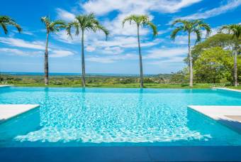 Villa Exclusiva de 5 Habitaciones con Vista Panorámica al Océano en Corona del Cabo