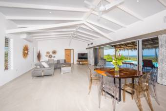 Villa Exclusiva de 5 Habitaciones con Vista Panorámica al Océano en Corona del Cabo