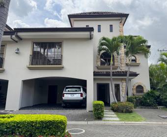 3-bedroom house for sale in Los Laureles, Escazú.