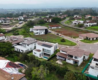 Lots for sale in the Los Llanos gated community, Ciudad Hacienda Los Reyes, La Guacima. Lots for sale in the Los Llanos gated community, Ciudad Hacienda Los Reyes, La Guacima.