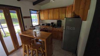 Venta de Casa Amueblada en Talamanca-Cahuita, Limón. RAH 26-1897