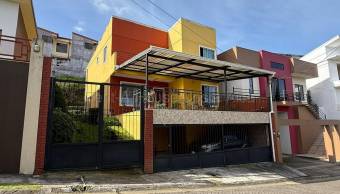 Casa en venta en Mata de Plátano, Goicoechea, amplia y en condominio #26-1542 GS