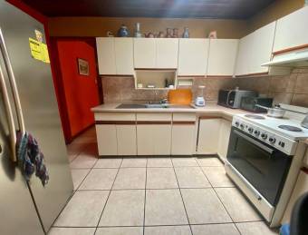 Se vende casa en Heredia Centro 25-445