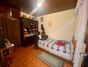 Se vende casa en Heredia Centro 25-445