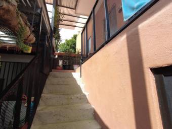 Se vende casa en Santo Domingo Heredia 23-3309