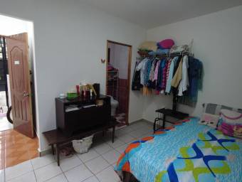 Se vende casa en Santo Domingo Heredia 23-3309