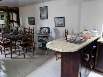 Se vende casa en San Vicente Moravia 25-298