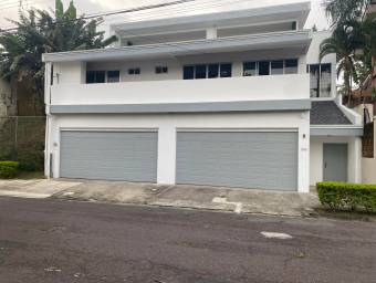 Se vende casa en Belén Heredia 26-528