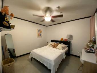 Se vende casa en Belén Heredia 26-528