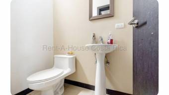 Casa en Condominio, en venta en Heredia.