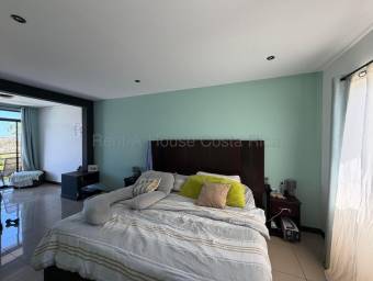Casa en Condominio, en venta en Heredia.