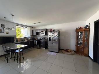 Casa en Condominio, en venta en Heredia.