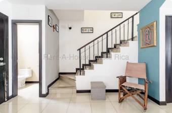 Casa en Condominio, en venta en Heredia.