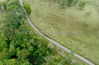 Venta de Lote de 45,360m2 en guapiles 26-1792