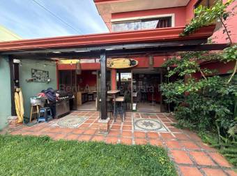 Venta de Amplia casa de 5 Habitaciones en Mercedes Norte de Heredia 26-1903
