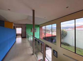 Venta de Amplia casa de 5 Habitaciones en Mercedes Norte de Heredia 26-1903