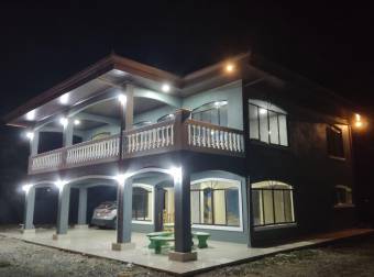 Venta de Casa en Buenos Aires de Puntarenas con Lote de 4,300m2 26-1907