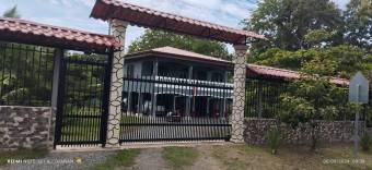 Venta de Casa en Buenos Aires de Puntarenas con Lote de 4,300m2 26-1907