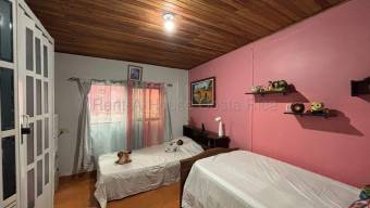 Venta de Casa en Concepción de Tres Ríos.