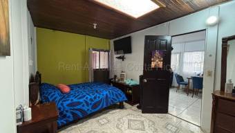 Venta de Casa en Concepción de Tres Ríos.