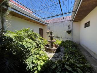 Venta de Casa en Heredia. RAH 26-1905 USO RESIDENCIAL Y COMERCIAL