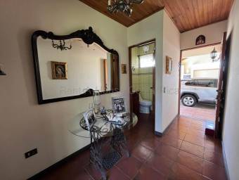 Venta de Casa en Heredia. RAH 26-1905 USO RESIDENCIAL Y COMERCIAL