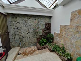 Alquiler de Casa en Oriental-Cartago. RAH 26-1899 Uso Residencial o Comercial.