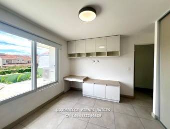 Escazu casa en alquiler $2.600 (en Guachipelin