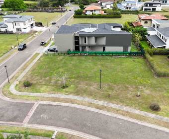 Lote 100% plano de 825 m2 a la venta en condominio Los Manzanos, dentro de Ciudad Hacienda Los Reyes