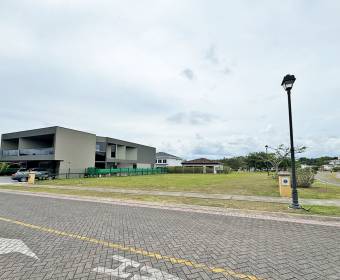 Lote 100% plano de 825 m2 a la venta en condominio Los Manzanos, dentro de Ciudad Hacienda Los Reyes