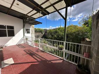 Se vende casa en San Francisco de 2 Ríos San José 26-1213