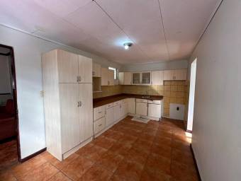 Se vende casa en San Francisco de 2 Ríos San José 26-1213