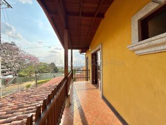 Se vende casa en Heredia Centro 26-1661