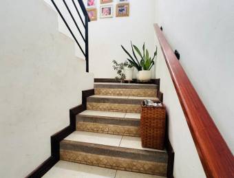 Se vende casa en Flores Heredia 26-1291