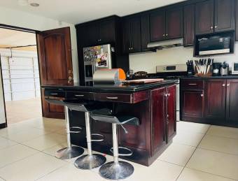 Se vende casa en Flores Heredia 26-1291