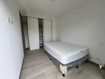 Apartamento en venta torre moderna 1 habitación con balcón y amenidades en San José #26-863 GS
