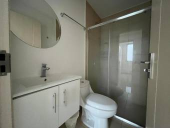 Apartamento en venta en condominio 3 habitaciones 2 baños con 2 parqueos cubiertos en Heredia #26-85