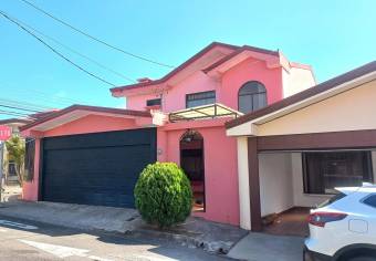 Casa en venta en San José moderna de múltiples niveles en zona de alta plusvalía #25-1770 GS