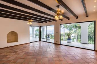 Venta propiedad con 2 mansiones y hermosas vistas