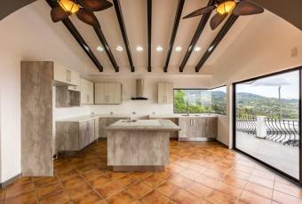 Venta propiedad con 2 mansiones y hermosas vistas